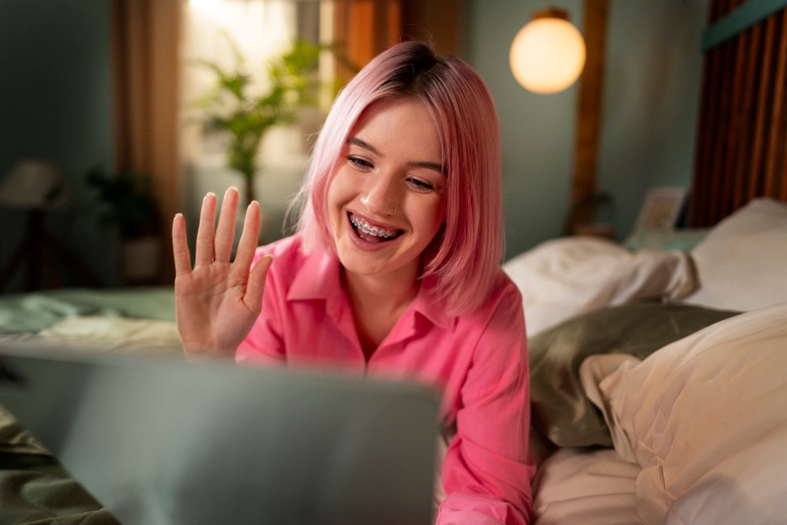 persona-que-habla-en-videoconferencia